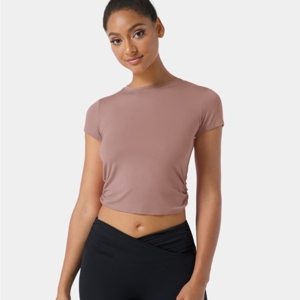 70.- Short Sleeve Cut Out Twisted Sports Top